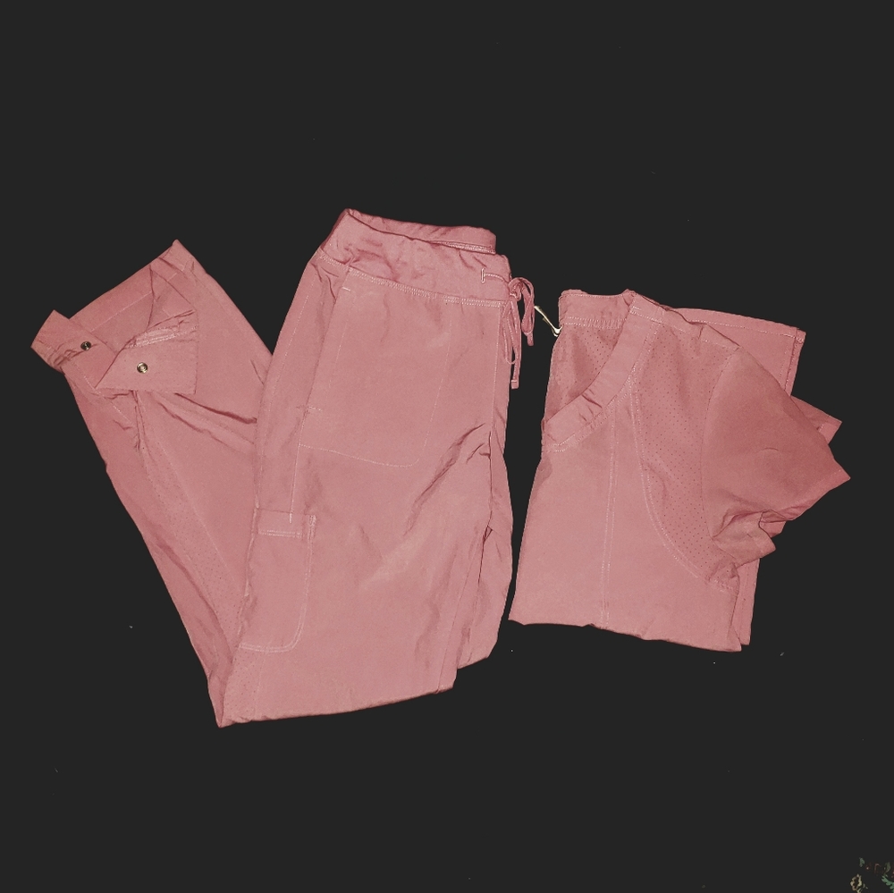 Scrub set